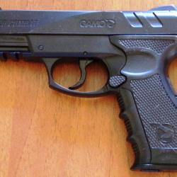 PISTOLET A BILLES ACIER GAMO GP-20 AVEC 3 CHARGEURS DE 20 COUPS NEUF