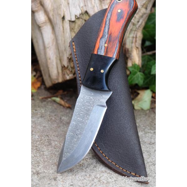 Skinner Couteau Damas Lame 256 Couches Lame Drop Point Manche Coccinelle F Artisanale Etui SimilCuir