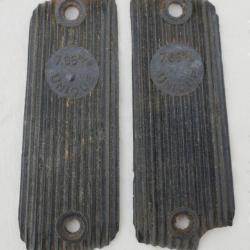Paire plaquettes pistolet Unique 7,65 mm mod&egrave;le 17 - ref LBV24UNI005