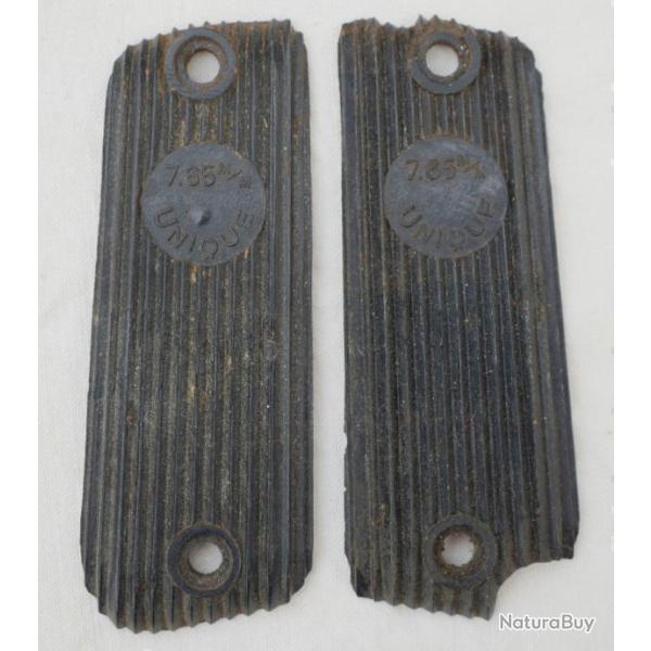 Paire plaquettes pistolet Unique 7,65 mm mod�le 17 - ref LBV24UNI005
