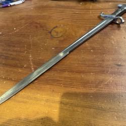 ba&iuml;onnette allemande mod&egrave;le 1860/98 langue de carpe    . regiment&eacute;. rare