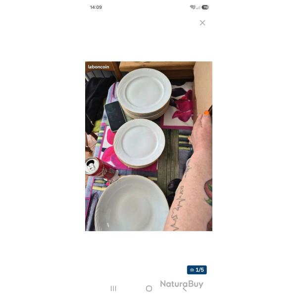 Service de vaisselle neuf jamais servi