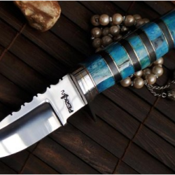 Couteau bushcraft - Os pigment&eacute; bleu - Entretoises laiton et corne - Acier 01