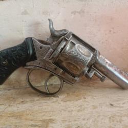 Superbe revolver british bulldog calibre 450 de luxe cisele en etat de tirer