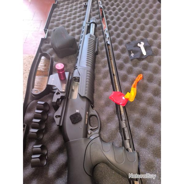 Fusil � pompe calibre 12 Utas D�fense XTP6 +viseur+accesoires+malette