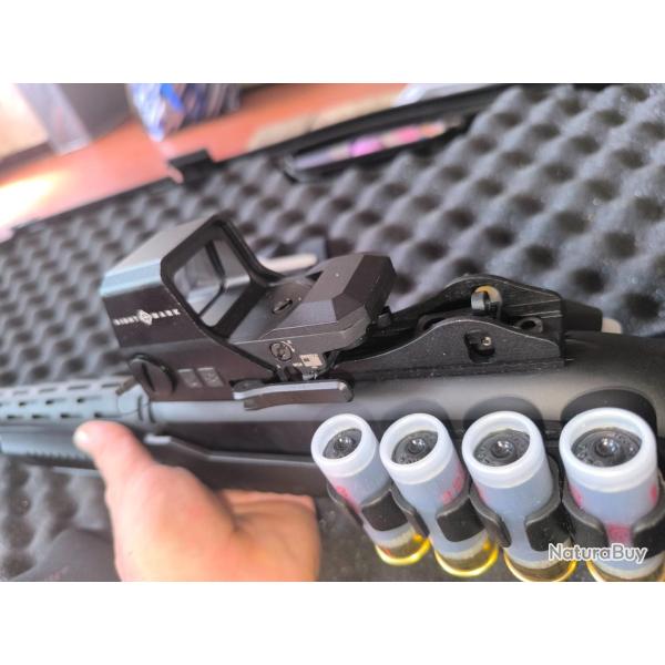 Fusil � pompe calibre 12 Utas D�fense XTP6 +viseur+accesoires+malette