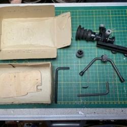 Accessoire optique militaire / Viseur de pr&eacute;cision avec bo&icirc;te et accessoires