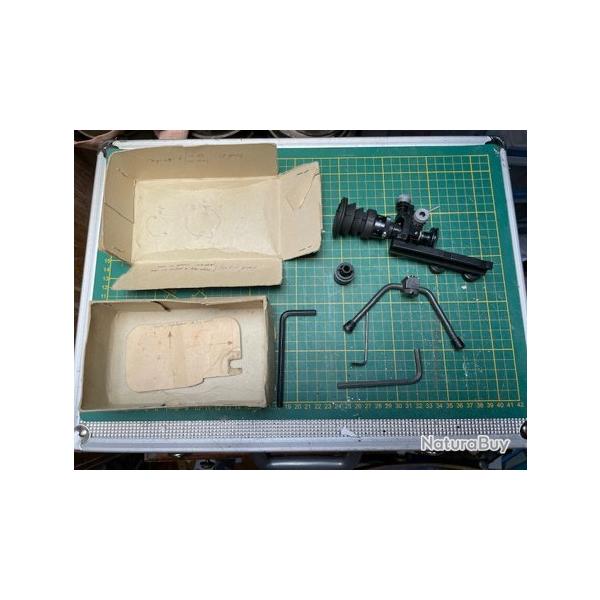 Accessoire optique militaire / Viseur de pr�cision avec bo�te et accessoires
