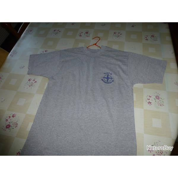 Vends T shirts comm�moratifs d'�poque