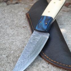 Skinner Couteau Damas Lame 256 Couches Lame Trailing Point Manche Os/Bois F Artisan Etui Simili Cuir