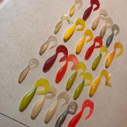 1 LOT DE LEURRES SOUPLES SANDRA