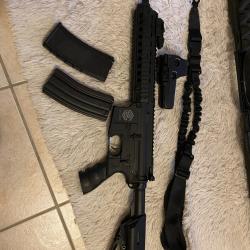R&eacute;plique SR4 type M4 AEGTr&egrave;s bon &eacute;tat avec accessoires