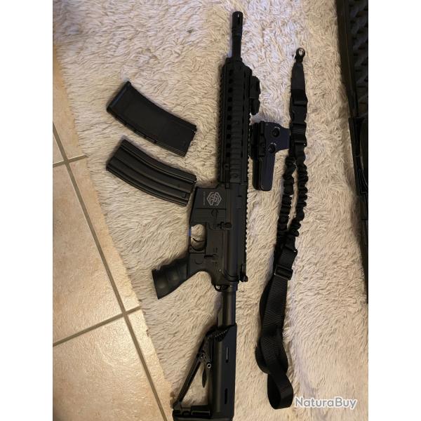 R�plique SR4 type M4 AEGTr�s bon �tat avec accessoires