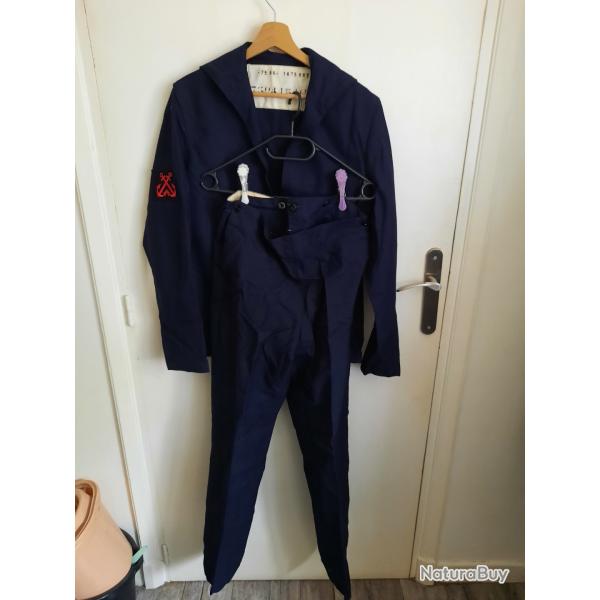 Uniforme de la marine nationale - aucun de prix de reserve