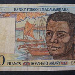 Madagascar billet de 1000 francs ttb