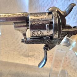 Revolver 5 mm a Broche magnifique &eacute;tat d'origine chrome a 99% plaquettes ivoire avec certificat.