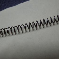 Pistolet parabellum suisse P06/29, ... Pi&egrave;ce d&eacute;tach&eacute;e N&deg; 11 : Ressort de percuteur