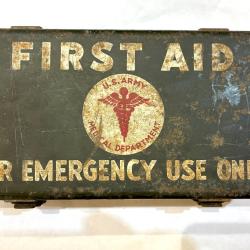 Boite de premiers secours "First Aid" - US ARMY WW2