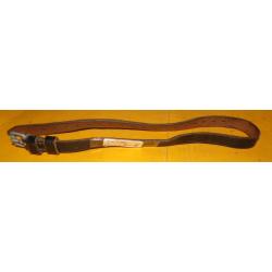 SANGLE EN CUIR POUR MUSETTE MILITAIRE DE L' ARMEE ALLEMANDE  ,DIMENSION LONGUEUR 70 CM , FABRICATION