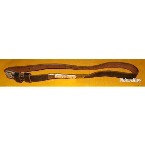 SANGLE EN CUIR POUR MUSETTE MILITAIRE DE L' ARMEE ALLEMANDE  ,DIMENSION LONGUEUR 70 CM , FABRICATION