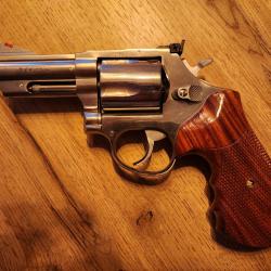 Revolver Taurus model 441 44Special - Cat B