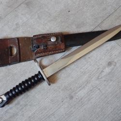 W 399187 Ba&iuml;onnette Suisse FASS 57 avec porte fourreau en cuir