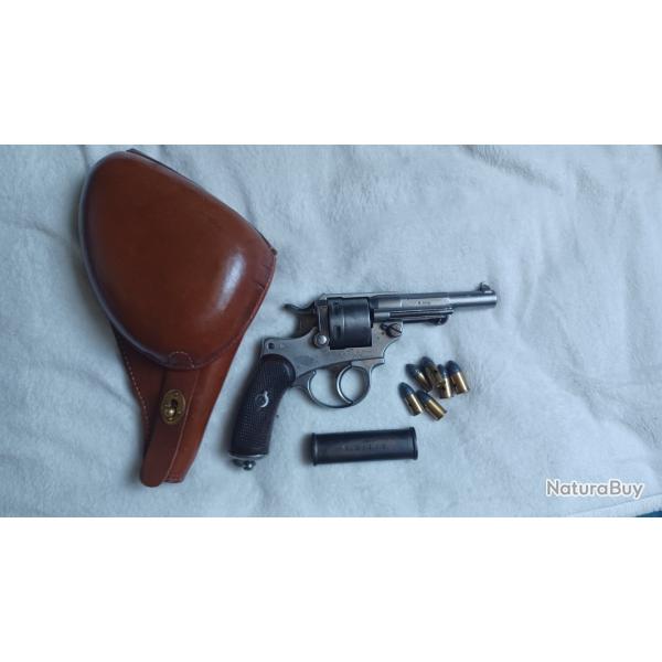 Revolver 1873 + holster et accessoires
