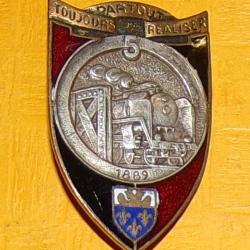 5&deg; R&eacute;giment du G&eacute;nie, &eacute;mail, dos guilloch&eacute; dor&eacute; plat , &eacute;cu rouge et noir avec rondache &agrave; une locomot