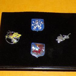 REDUCTION:&nbsp;COFFRET DE 4 INSIGNES PIN'S DE L'ARMEE DE L'AIR EN COFFRET  ,&nbsp;ETAT VOIR PHOTO&nbsp; . POUR TOU