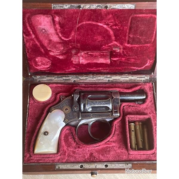 AUSSI SPLENDIDE QU'EXCEPTIONNEL REVOLVER DE LUXE SWING OUT DE LA MANUFACTURE DE ST �TIENNE