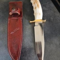 Custom am&eacute;ricain Wilson , Lame damas , manche en bois de renne garde laiton etui cuir