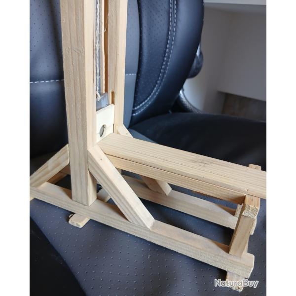 Maquette en kit de guillotine mod�le 1792