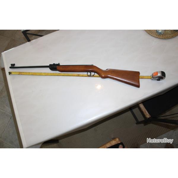 Vends carabine � air comprim� de Marque Diana, calibre 4.5 Mod�le 25  Bon �tat g�n�ral, fonctionnel.