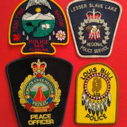 LOT &Eacute;CUSSONS POLICE AM&Eacute;RINDIENNE CANADA ALBERTA 4 indien