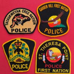 LOT &Eacute;CUSSONS POLICE AM&Eacute;RINDIENNE CANADA MANITOBA 5 indien