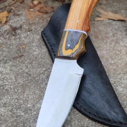 Couteau de Chasse Skinner Lame Drop Point Acier Carbone 1055 Satin Manche Bois Etui F Artisanale 02