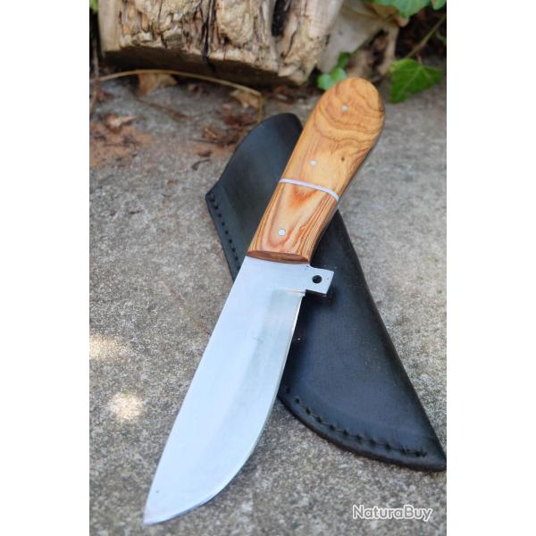 Couteau de Chasse Skinner Lame Drop Point Acier Carbone 1055 Manche Bois/R�sine Etui Fabr Artisanale