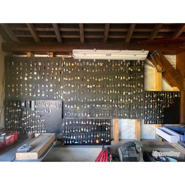 EXCEPTIONNEL - Collection de +300 porte-cl�s anciens & rares (certains de valeur)