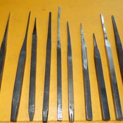 LOT DE 10 BURINS ANCIEN POUR GRAVURE SUR BOIS , METAL , DIFFERENTES TAILLES  ,POIDS TOTAL 700 GRAMME