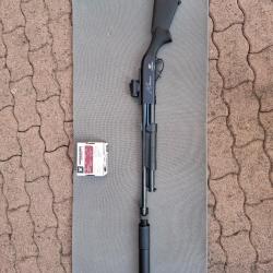 FUSIL &agrave; pompe canon ray&eacute; avec silencieux et point rouge VORTEX, id&eacute;al pour la traque en s&eacute;curit&eacute;.