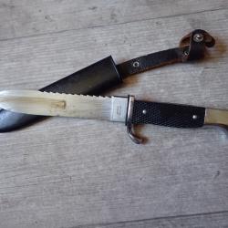 Couteau de scout sur le mod&egrave;le de la HJ