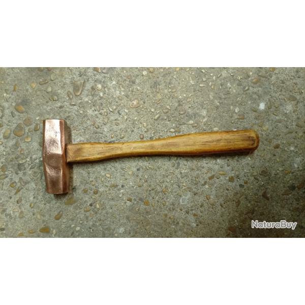 Marteau en cuivre