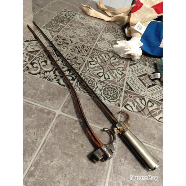 Paire de Ba�onnettes Lebel "Rosalie" pour en refaire une avec les deux