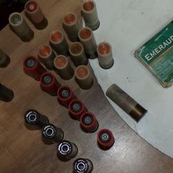 UN LOT de CARTOUCHES CAL.12 BALLES &agrave; SANGLIER