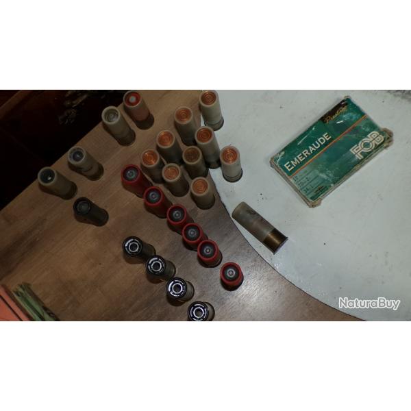 UN LOT de CARTOUCHES CAL.12 BALLES � SANGLIER