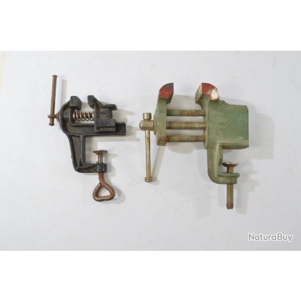 Lot de deux petits �taux, un fonte, l'autre plastique. Bricolage horloger pr�cision, miniature