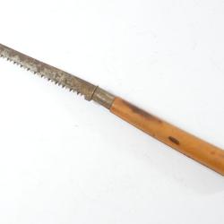 Ancien couteau Scie de m&eacute;tier, jardinier, vigneron, arboriculteur. 19e Si&egrave;cle. Manche buis