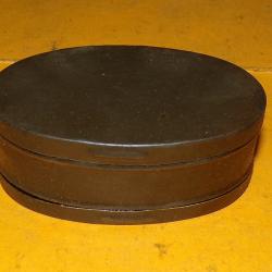 BOITE A GRAISSE POUR LEBEL WWI GUERRE 1914-1918 , DIMENSION 8,5 CM X 5,5 CM , HAUTEUR 32 MM ,POIDS 5