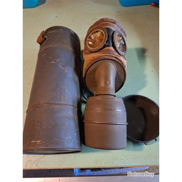 Masque � gaz militaire fran�ais T35 DUCHELL 38 avec bo�tier m�tallique et couvercle