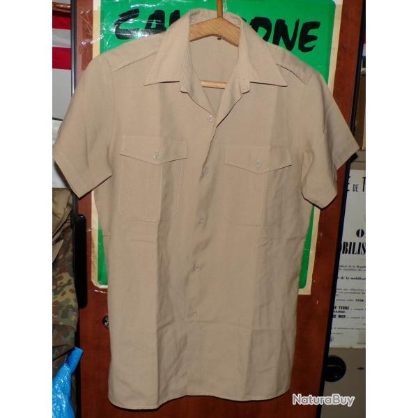 CHEMISE DE SORTIE BEIGE EN TERGAL DE L'ARMEE FRANCAISE , TAILLE 40 SOIT M , FABRICATION FRANCAISE DE